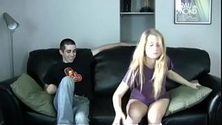 Парень развел сестру на секс