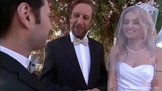 John Strong сделал своей невесты сюрприз и устроил жаркую еблю с дружками