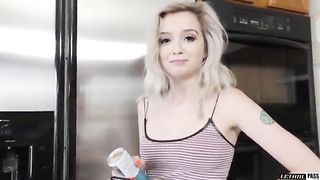 Родной брат уговорил свою младшую совершеннолетнюю сестру на долгожданный секс с ним